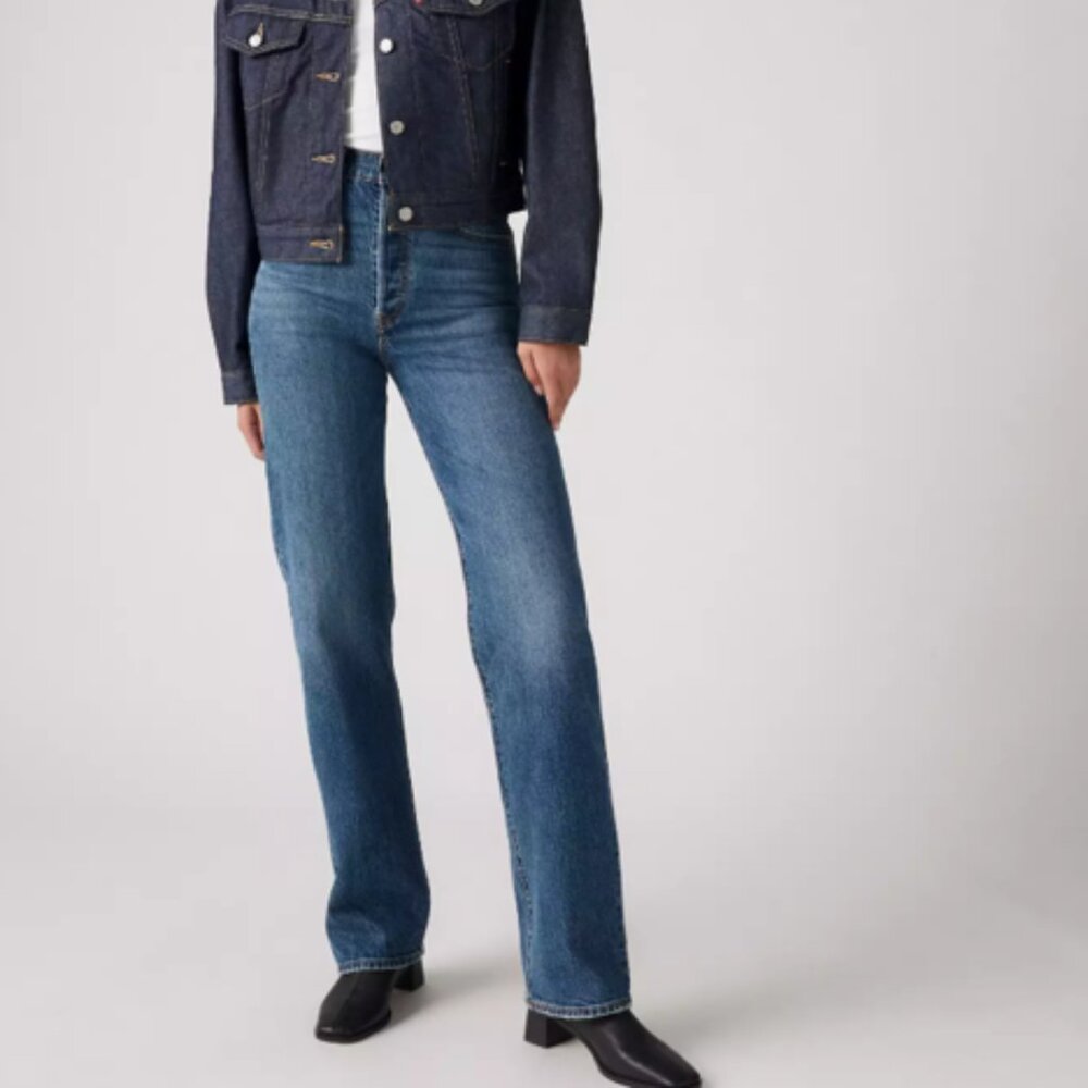 Levi's Women's Straight Leg Jeans - Medium Blue Wash